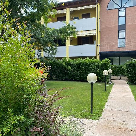La Lanterna - Appartamenti In Residence Con Piscina Desenzano del Garda Exterior foto