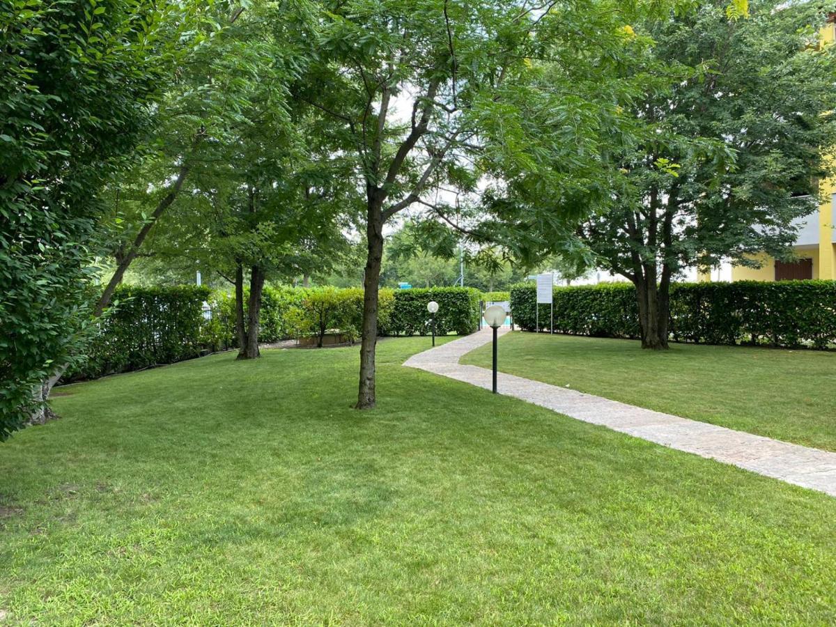 La Lanterna - Appartamenti In Residence Con Piscina Desenzano del Garda Exterior foto